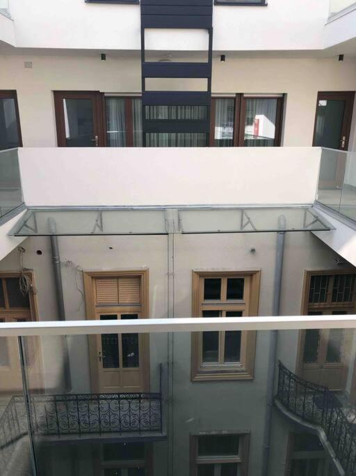 Apartament Luxury Cozy 2 Bdr Downtown Apt.5 *